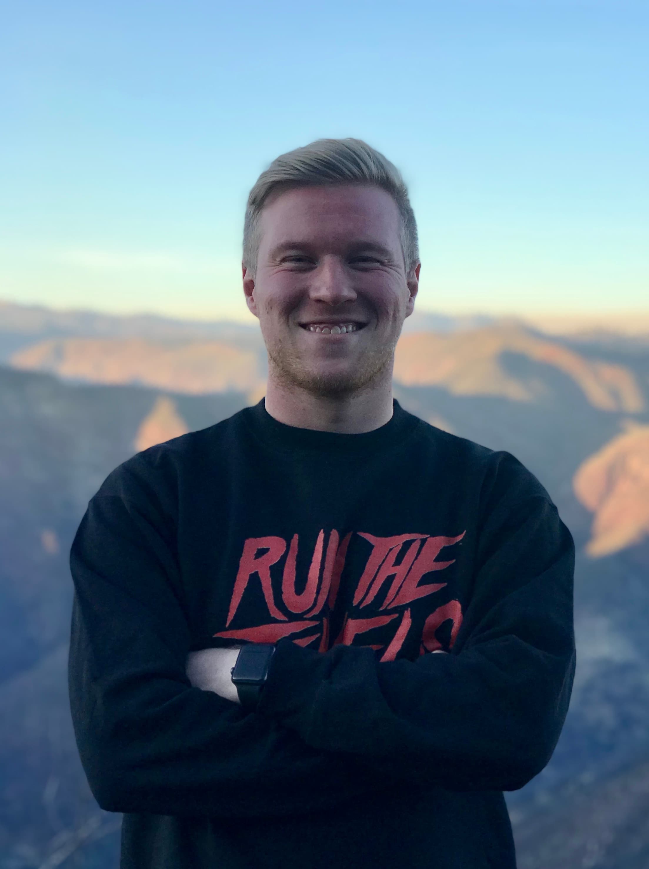 Portrait photo of Perttu Lähteenlahti